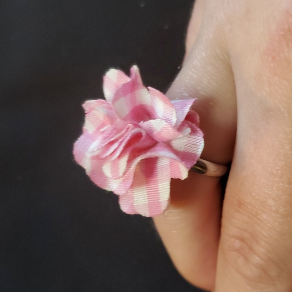 Pink cloth ring 🎀 - Picture 1 of 2